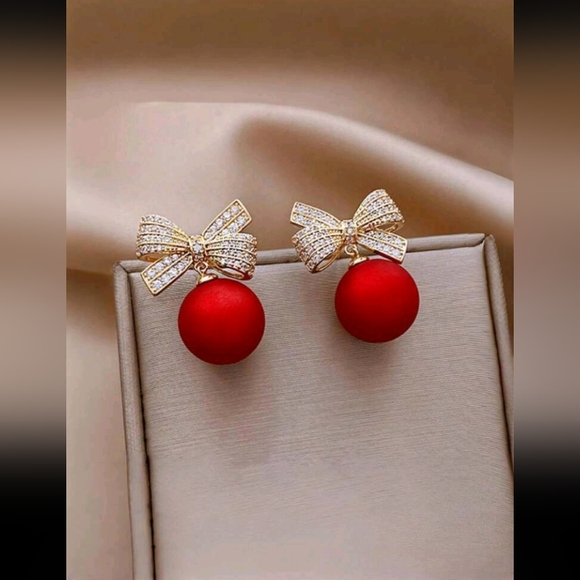 #127. Pair Luxury Elegant Crystal Bowknot Ball Earrings, Suitable For Women. - Picture 1 of 3